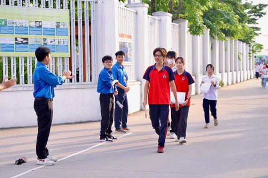 861 thí sinh xã Thiên Lộc bước vào ngày thi đầu tiên kỳ thi tuyển sinh lớp 10