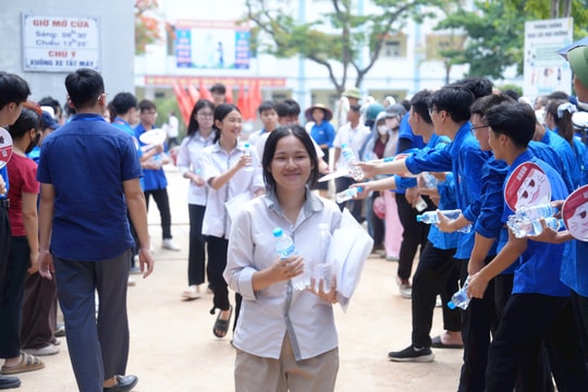 Kỳ thi lớp 10: Đề ngữ văn quen thuộc, phân hóa chủ yếu ở phần viết đoạn văn, bài văn