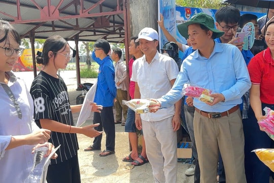 Ứng Thiên tiếp sức cho hơn 700 "sĩ tử" thi vào lớp 10