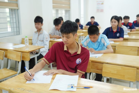 Hà Nội: Gần 125.000 thí sinh bước vào môn thi đầu tiên kỳ thi tuyển sinh lớp 10 công lập