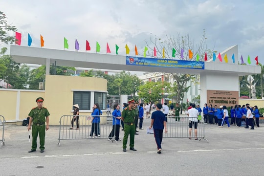 Công an phường Việt Hưng bảo đảm an ninh, an toàn kỳ thi vào lớp 10