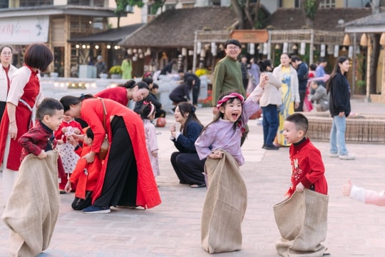 Sân chơi cho thiếu nhi Thủ đô: Cần thêm nhiều không gian mới hiện đại, hấp dẫn