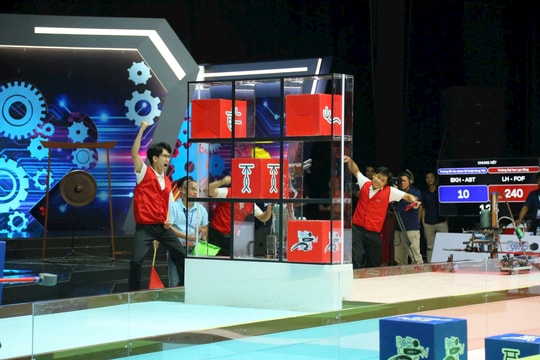 Đội LH-FOF - Trường Đại học Lạc Hồng vô địch Robocon Việt Nam 2026