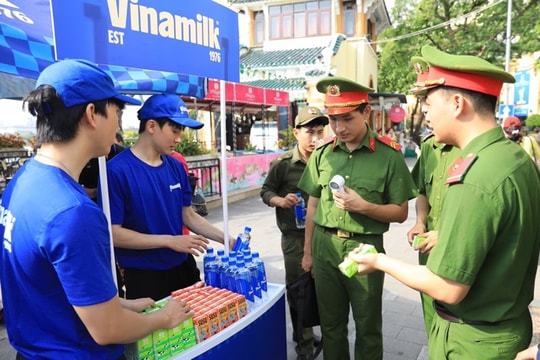 Vinamilk chung tay lan tỏa thông điệp “tổ quốc bình yên” với 40.000 sản phẩm dành cho cộng đồng