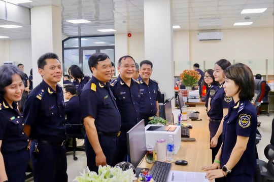 Hơn 1.000 tờ khai được xử lý thông suốt trong ngày đầu thí điểm thông quan tập trung