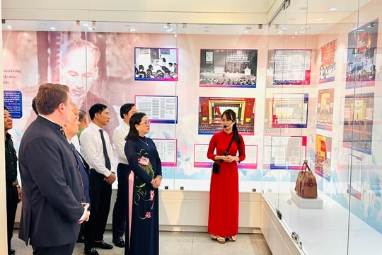 Gần 200 hiện vật, hình ảnh được trưng bày tại triển lãm "Những tấm gương bình dị mà cao quý" năm 2026