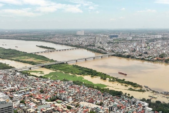 Tháng 6, dòng chảy sông Hồng về Hà Nội cao hơn trung bình nhiều năm