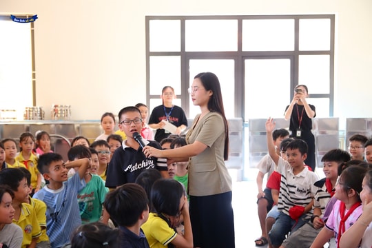 Đồng hành cùng trẻ để vượt qua “bẫy” nội dung ngắn