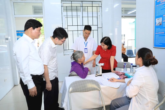 Người dân Hà Nội được khám sức khỏe định kỳ miễn phí mỗi năm một lần