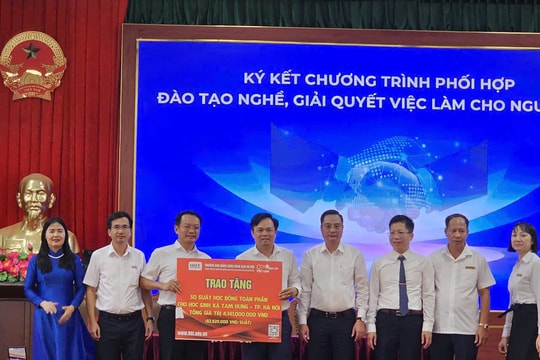 Tạo sinh kế mới cho người dân Tam Hưng