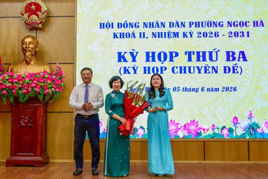Đồng chí Đỗ Thị Duy Nhiên giữ chức Chủ tịch HĐND phường Ngọc Hà