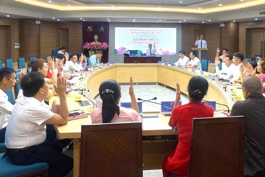 Đồng chí Phùng Thị Hoài Hương được bầu giữ chức Chủ tịch HĐND xã Gia Lâm