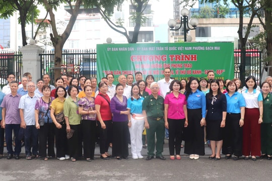 Phường Bạch Mai: Cán bộ, người dân chung tay vì môi trường sáng, xanh, sạch, đẹp