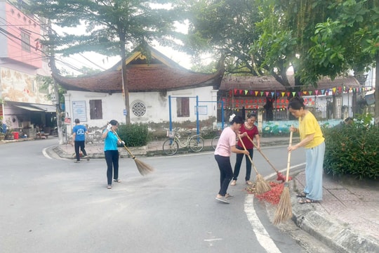 Xã Đan Phượng đồng loạt ra quân vệ sinh môi trường