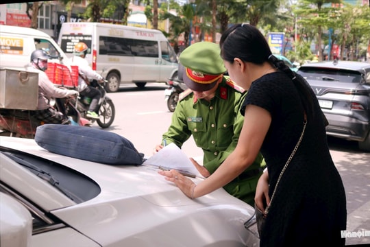 Phường Nghĩa Đô quyết liệt xử lý vi phạm trật tự đô thị sau phản ánh từ báo chí