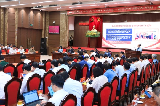 Hà Nội: Đẩy mạnh phân cấp, phân quyền để tạo động lực tăng trưởng mới