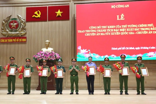 Trao thưởng thành tích xuất sắc cho các đơn vị triệt phá đường dây ma túy nguy hiểm