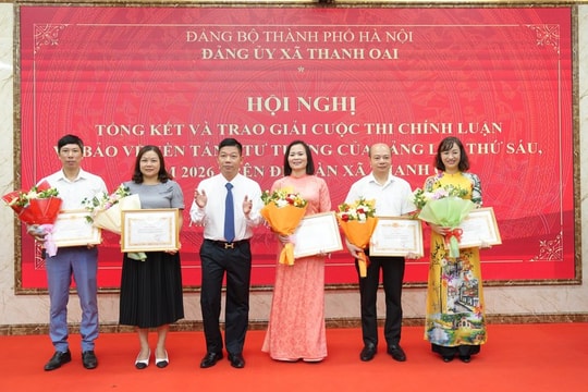 Xã Thanh Oai trao giải Cuộc thi chính luận về bảo vệ nền tảng tư tưởng của Đảng