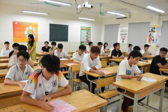 Sáng nay, thí sinh thi môn đầu tiên của kỳ thi tốt nghiệp THPT năm 2026