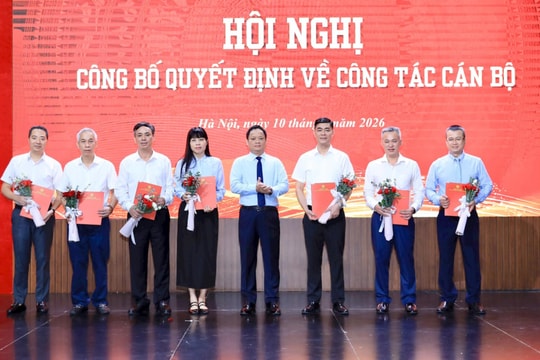 Công bố quyết định về công tác cán bộ tại Cơ quan Báo và Phát thanh, Truyền hình Hà Nội