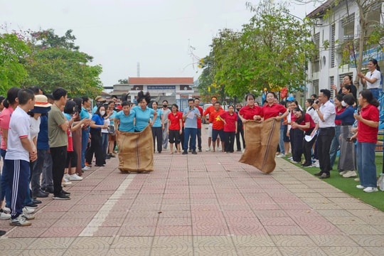 Công đoàn phường Tùng Thiện chăm lo thiết thực cho người lao động