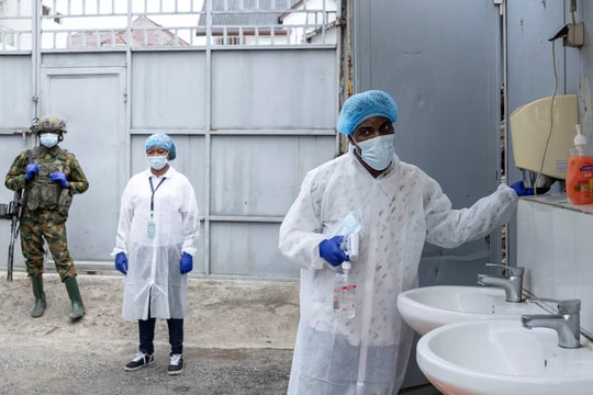 Congo trước nguy cơ thiếu vật tư xét nghiệm Ebola