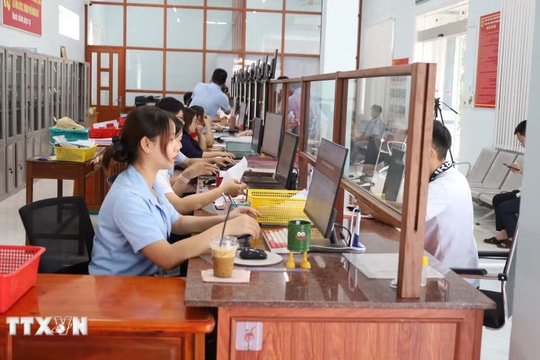 Quyết định số 185-QĐ/TW: Bộ Chính trị giao 1.878.362 biên chế năm 2026