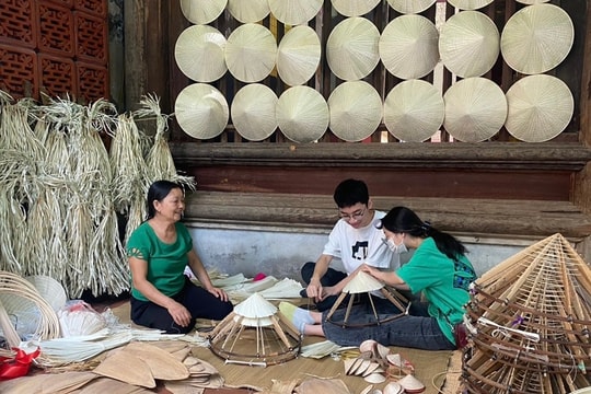 Hà Nội: Đưa “chợ phiên” làng nghề truyền thống vào trung tâm thương mại