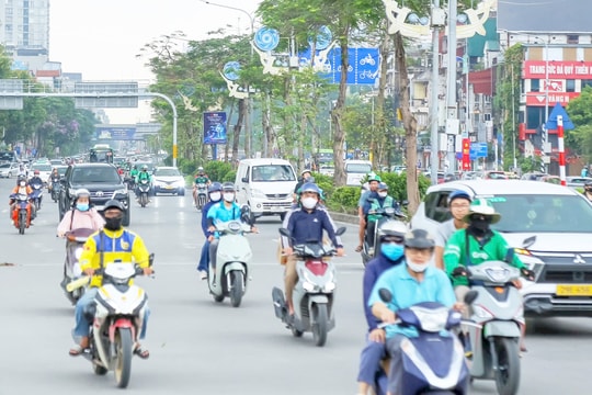Hà Nội nắng nhẹ, ngày có lúc có mưa rào