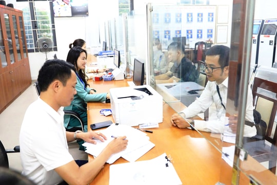 Phân quyền mạnh mẽ hơn về tổ chức bộ máy và chế độ công vụ