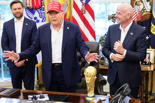 World Cup trong dòng chảy biến động chính trị