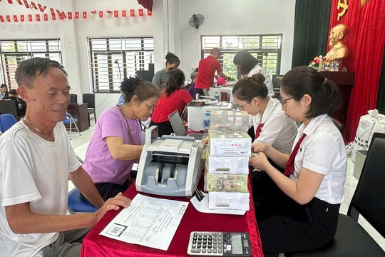 75 hộ dân thôn Quần Hiền nhận tiền GPMB dự án Khu đô thị thể thao Quốc tế Hà Nội