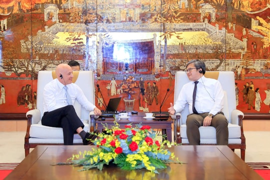 Hà Nội thúc đẩy hợp tác với AIIB phát triển mạng lưới đường sắt đô thị