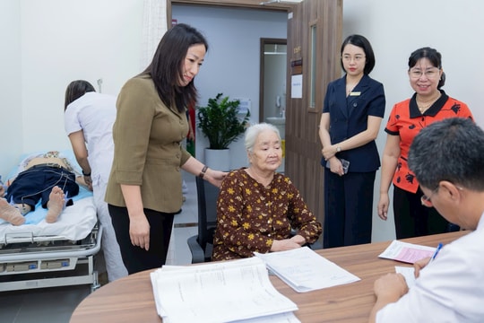 Phường Tây Mỗ khám, phát thuốc miễn phí cho người có công và thân nhân người có công