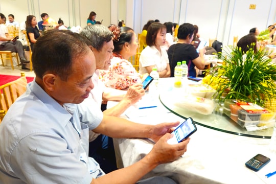 Tập huấn phát triển kênh bán hàng online thương mại điện tử cho gần 200 hợp tác xã
