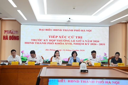 Đại biểu HĐND thành phố Hà Nội - Đơn vị bầu cử số 13 tiếp xúc cử tri trước kỳ họp