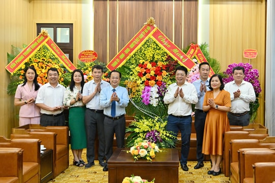 Phó Chủ tịch Thường trực HĐND TP Hà Nội thăm, chúc mừng Báo Nhân Dân nhân Ngày Báo chí Cách mạng Việt Nam
