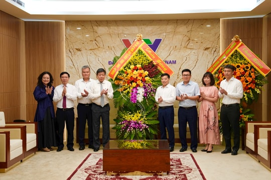 Phó Chủ tịch Thường trực UBND TP Hà Nội thăm, chúc mừng VTV và Hội Nhà báo thành phố Hà Nội