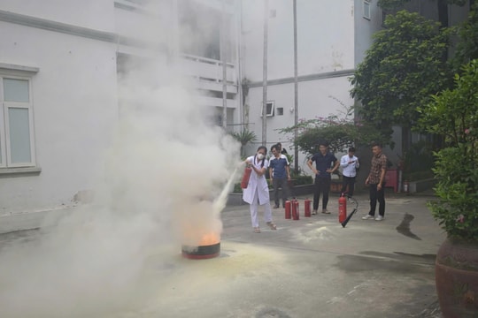 Tuyên truyền, tập huấn kỹ năng phòng cháy cho nhân viên y tế