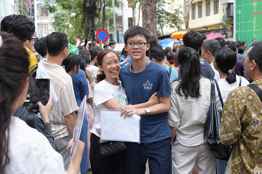 Sau cánh cổng vào lớp 10 công lập, học sinh còn nhiều lối đi để trưởng thành