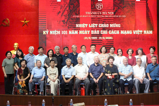 Gặp mặt các thế hệ người làm báo Thủ đô nhân Ngày Báo chí Cách mạng Việt Nam