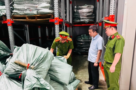 Công an Hà Nội phá đường dây tuồn hàng nghìn tấn chân gà nhập lậu ra thị trường