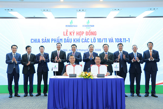 Petrovietnam ký hợp đồng chia sản phẩm dầu khí các Lô 10/11, 10&11-1 và hợp đồng mua bán khí mỏ Sư Tử Trắng giai đoạn 2B