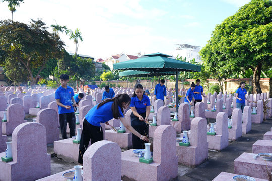 Xã Phù Đổng chuẩn bị chu đáo công tác lấy mẫu hài cốt liệt sĩ chưa xác định được thông tin