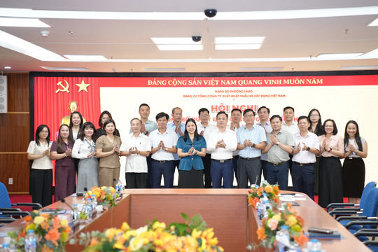 Phường Láng: T iếp nhận tổ chức Đảng và đảng viên Tổng công ty Đầu tư nước và Môi trường Việt Nam