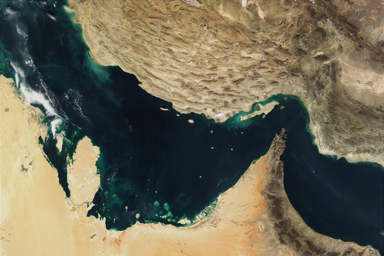 Eo biển Hormuz dần phục hồi, Oman mở thêm tuyến lưu thông miễn phí