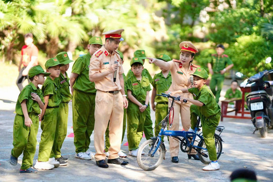 Tuyên truyền an toàn giao thông cho hơn 300 học sinh