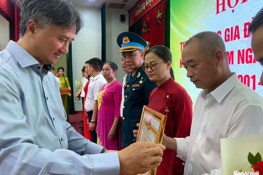 Xã Vĩnh Thanh tuyên dương 47 gia đình văn hóa tiêu biểu năm 2026