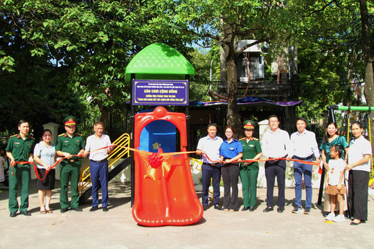 Khánh thành công trình "Sân chơi cộng đồng" tại phường Định Công