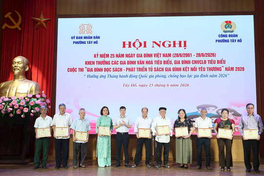Phường Tây Hồ tôn vinh gia đình văn hóa, xây dựng cộng đồng văn minh, hạnh phúc